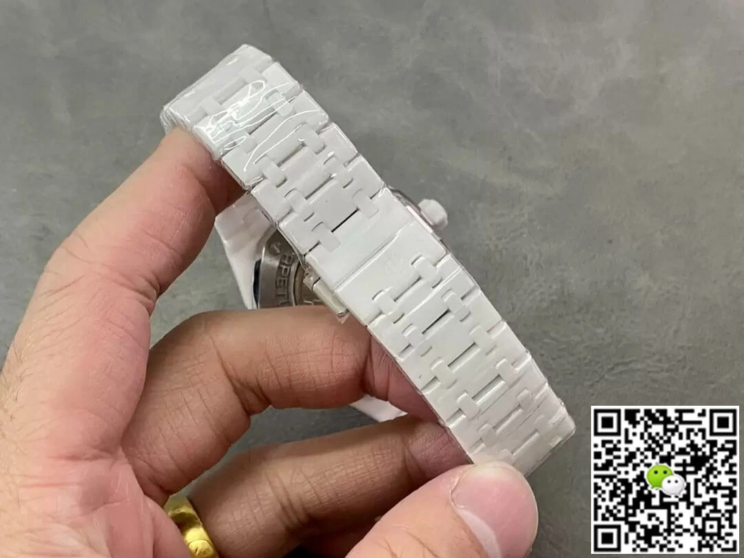 Audemars Piguet Royal Oak 26579CB.OO.1225CB.01 APS Factory V3 1:1 Best Edition Replica Watch White Case